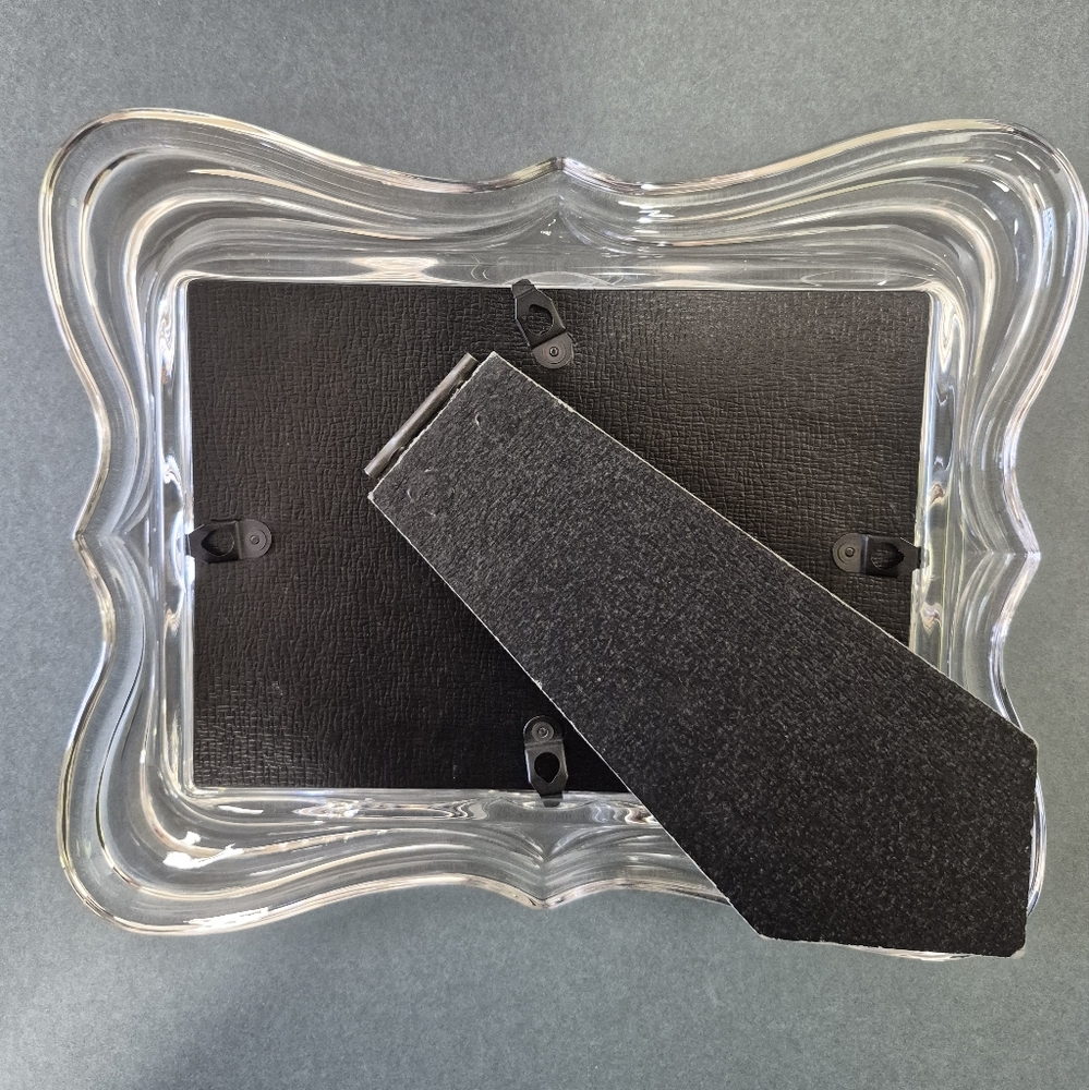 Elegant Clear Glass Picture Frame - Crystal? - Picture 5 of 7